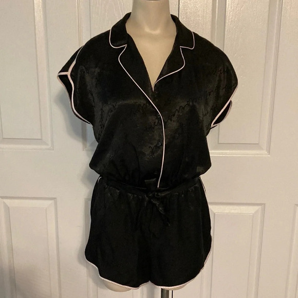 NWOT Victoria’s Secret Black Signature Sleep Romper S - Picture 1 of 16